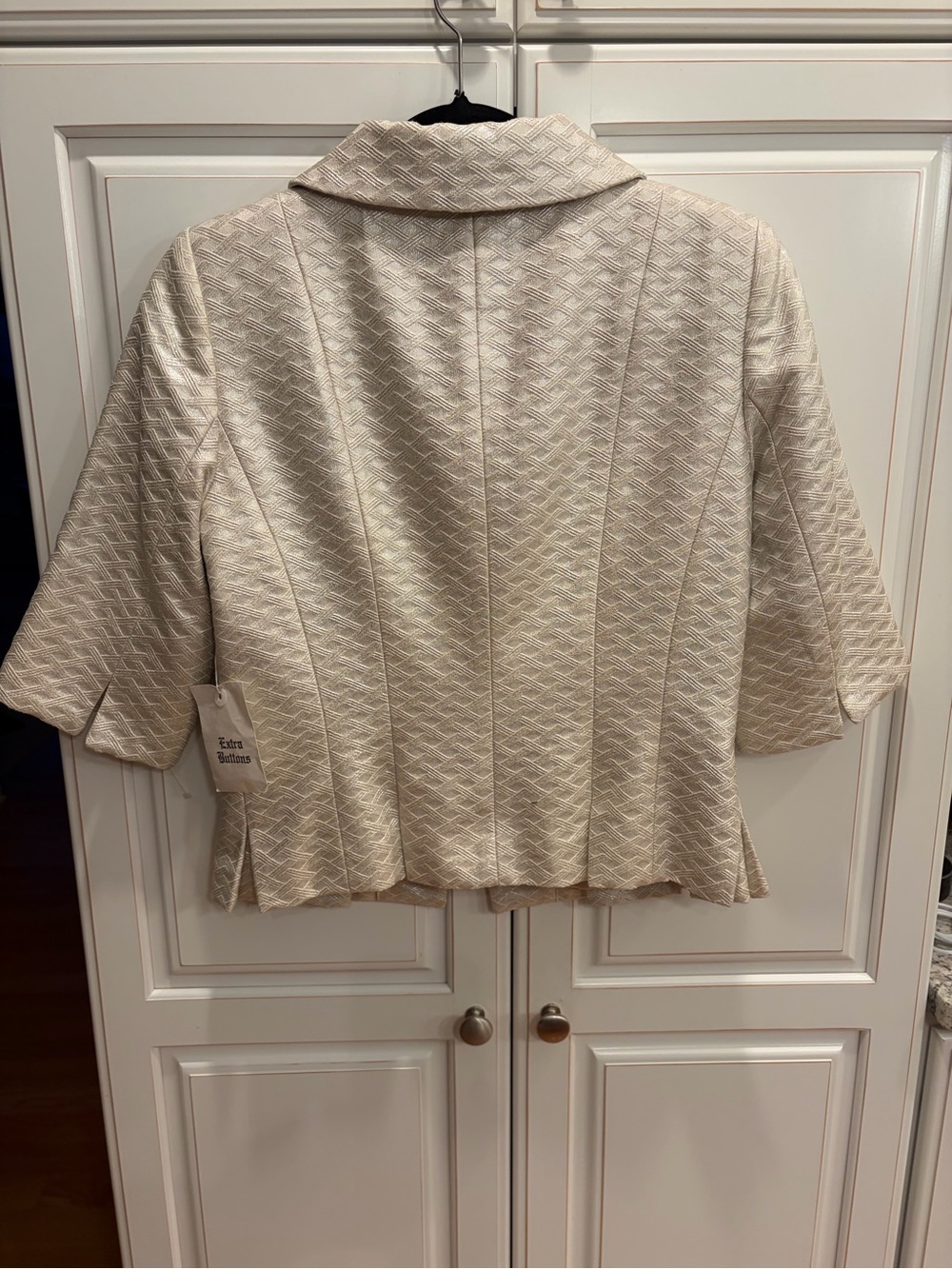 Bill Blass Couture Cream Textured jacket and pencil skirt - Picture 5 of 9
